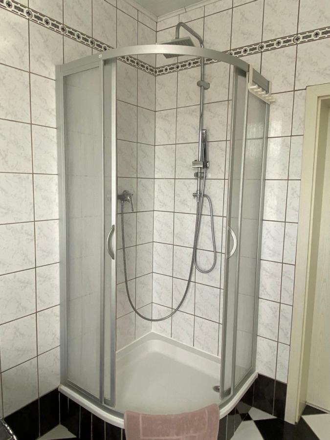 Großzügige, helle Ferienwohnung für 2 bis 5 Gäste Sondershausen Exterior foto